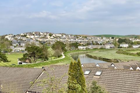 8 Fernleigh Crescent, Wadebridge, PL27 7JJ