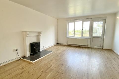 8 Fernleigh Crescent, Wadebridge, PL27 7JJ