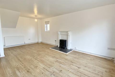 8 Fernleigh Crescent, Wadebridge, PL27 7JJ