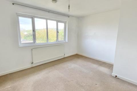 8 Fernleigh Crescent, Wadebridge, PL27 7JJ