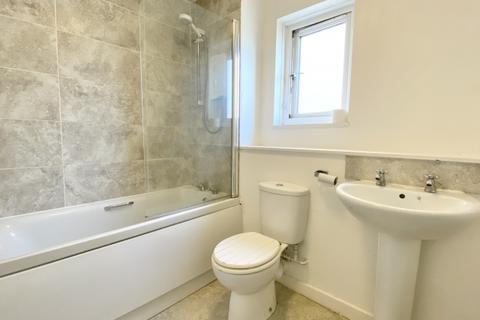 8 Fernleigh Crescent, Wadebridge, PL27 7JJ