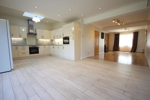 1 Crabtree Avenue, Romford, RM6 5EX