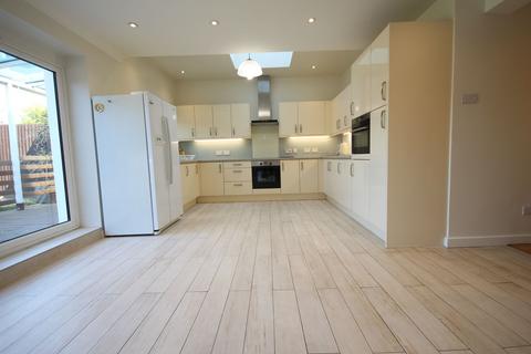 1 Crabtree Avenue, Romford, RM6 5EX