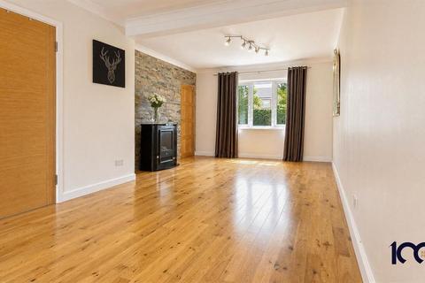 4 bedroom semi-detached house for sale, Crabtree Avenue, Romford, RM6