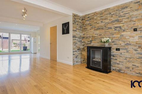 4 bedroom semi-detached house for sale, Crabtree Avenue, Romford, RM6