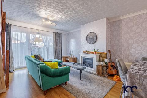 undefined, Rushdon Close, Grays