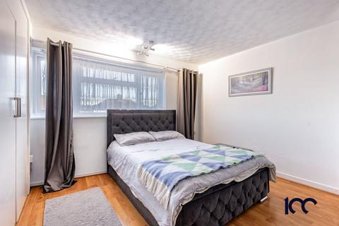 undefined, Rushdon Close, Grays