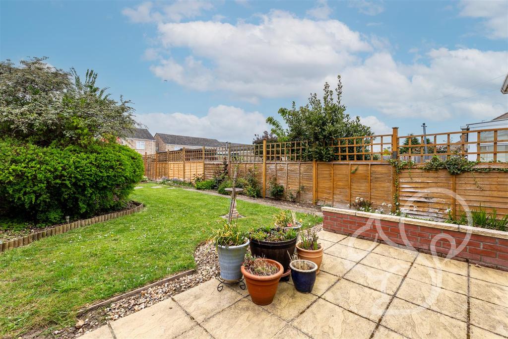 Kings Road, Glemsford 3 bed semidetached house £265,000