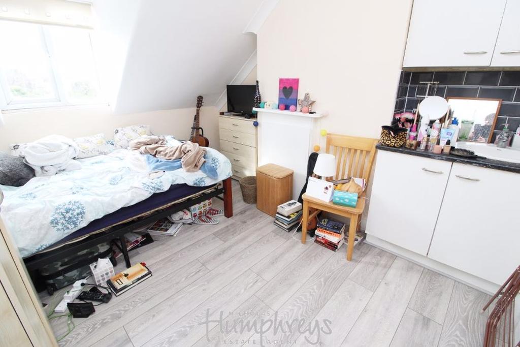 Whitley Street, Reading, RG2 0EQ 1 bed flat £750 pcm (£173 pw)