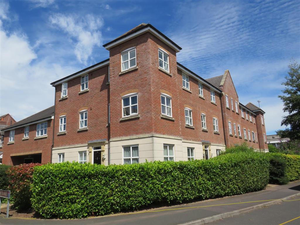 Enterprise Drive, Sutton Coldfield 2 bed apartment £700 pcm (£162 pw)