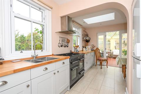 75 Molesey Park Road, West Molesey, KT8 2JZ