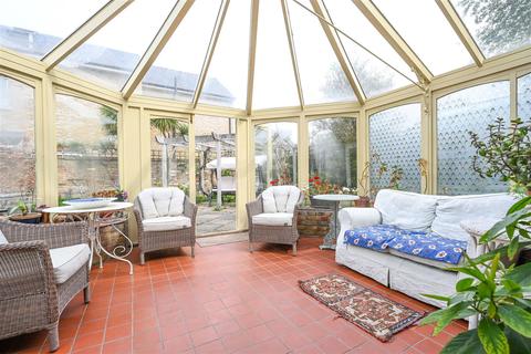75 Molesey Park Road, West Molesey, KT8 2JZ