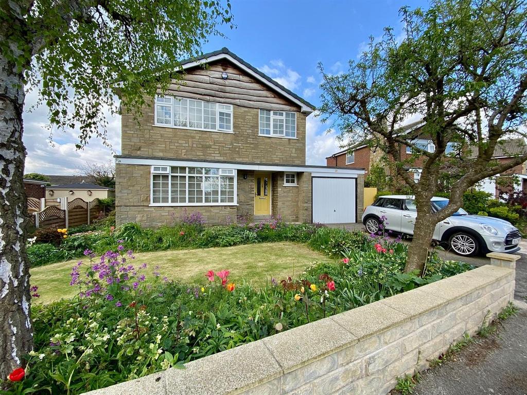 Portal Crescent, Mirfield 3 bed detached house £315,000