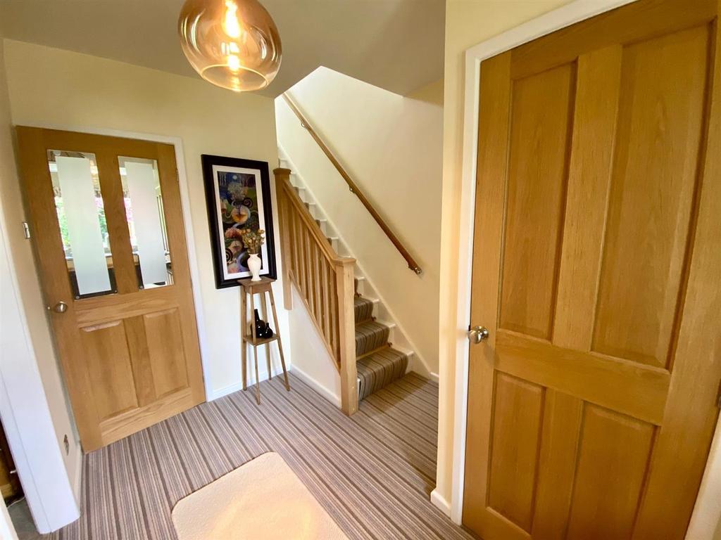 Portal Crescent, Mirfield 3 bed detached house £315,000