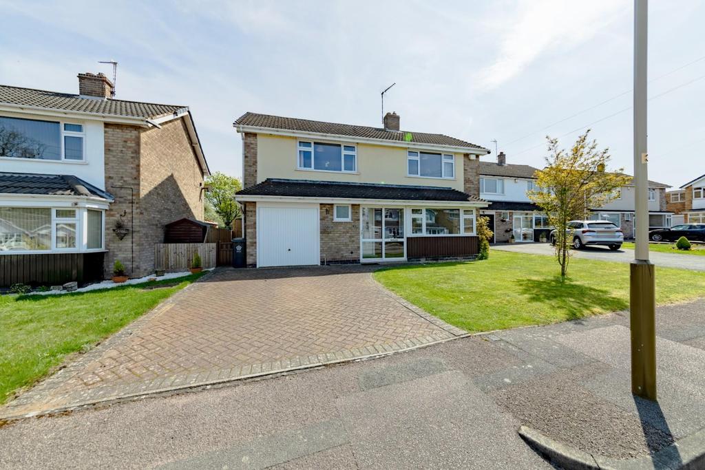 Silverwood Close, Off Uppingham Road, Leicester 4 bed detached house