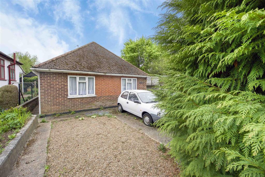 Bucknalls Lane, Watford 3 bed detached bungalow for sale £425,000