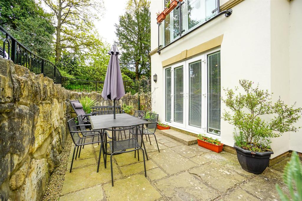 Hollington Park Road, St. LeonardsOnSea 2 bed flat £295,000