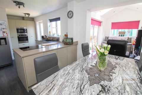 4 bedroom detached house for sale - Kenmore Close, Wardley, Gateshead