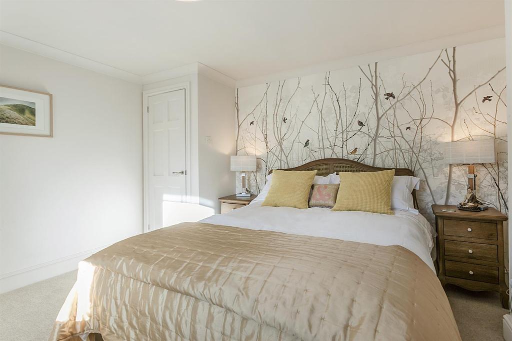 Bedroom 1.jpg