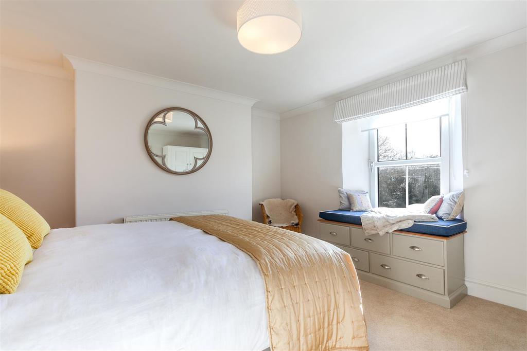 Bedroom 1 2.jpg