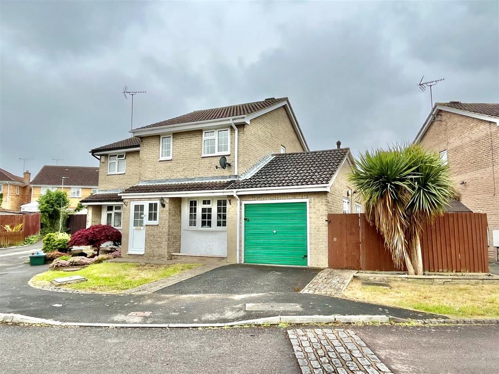 Saturn Close, Abbeymead, Gloucester 3 bed semidetached house £239,950