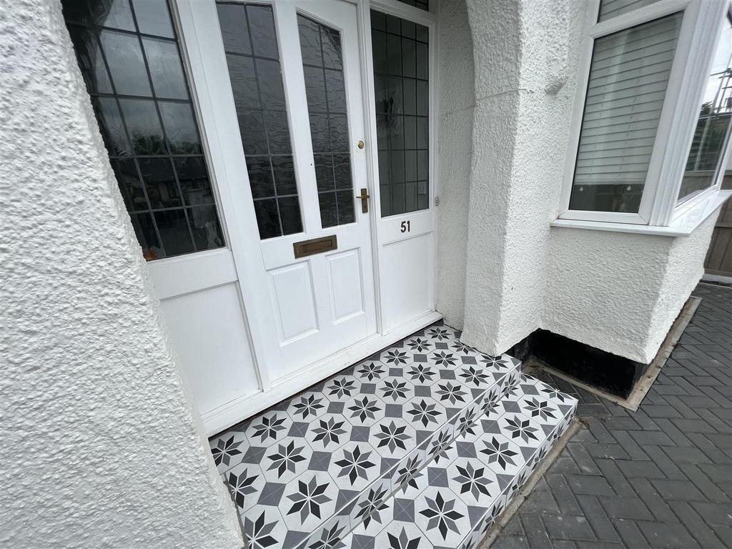 Rosemead Avenue, Pensby, Wirral 3 bed semidetached house £295,000