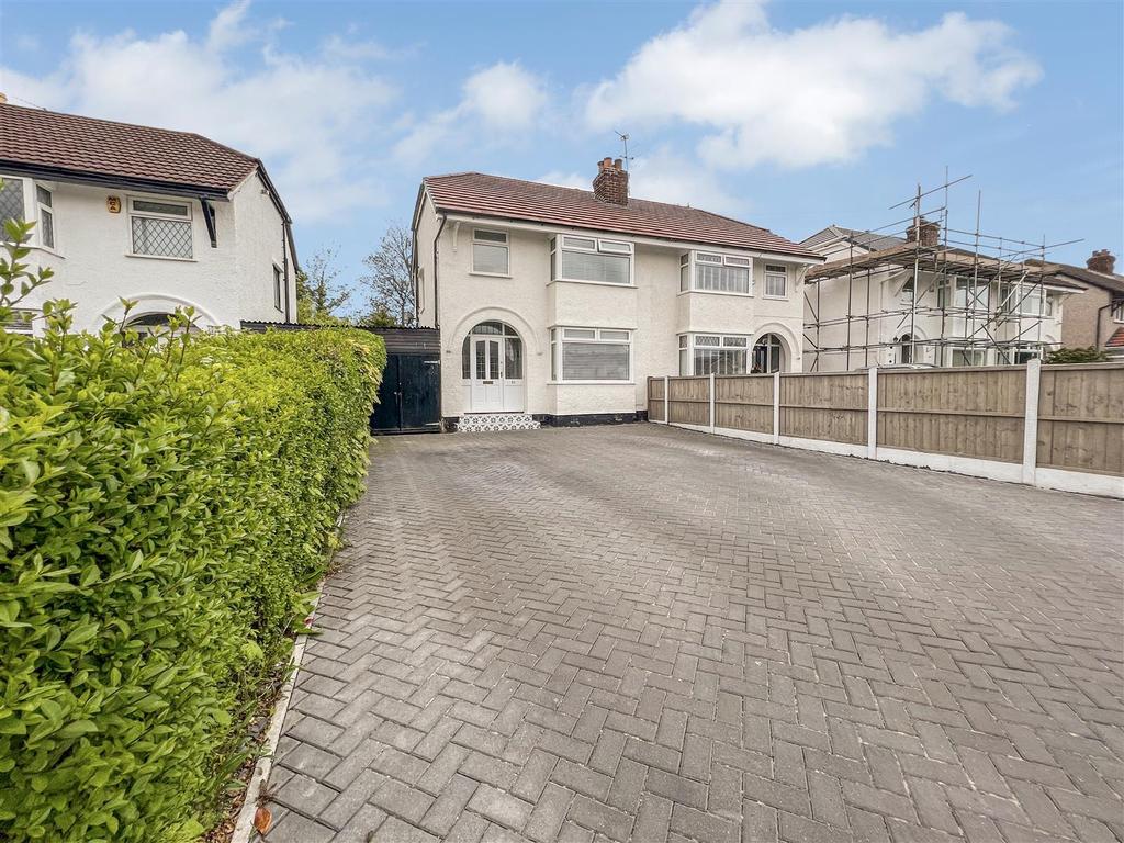 Rosemead Avenue, Pensby, Wirral 3 bed semidetached house £295,000