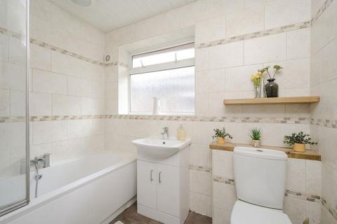 26 Foxlake Road, Byfleet, West Byfleet, KT14 7PW