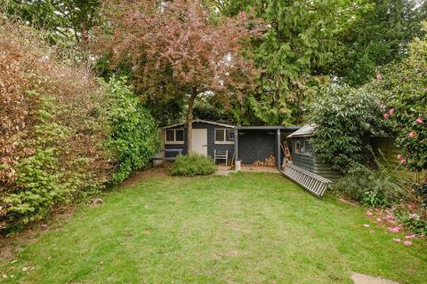 26 Foxlake Road, Byfleet, West Byfleet, KT14 7PW
