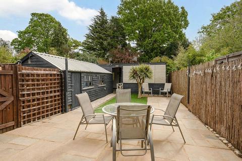 26 Foxlake Road, Byfleet, West Byfleet, KT14 7PW