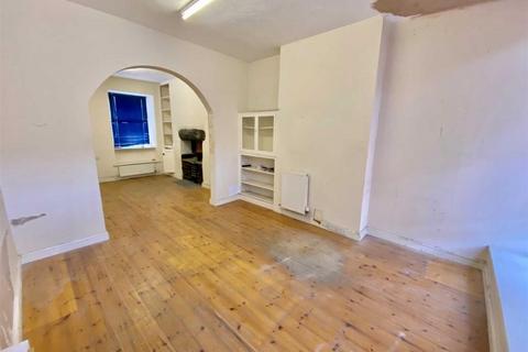 2 bedroom maisonette for sale, Watling Street, Llanrwst