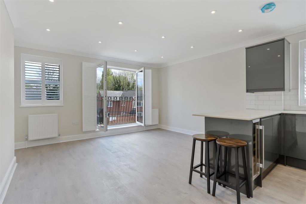 FLAT 3 Pentagon House, 16 Mill Lane, SM5 18.jpg