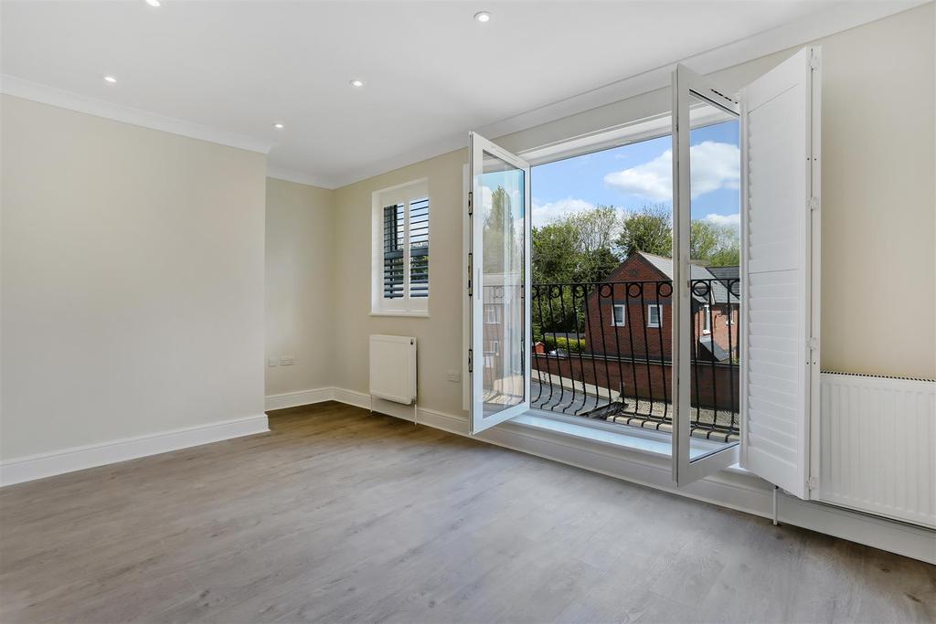 FLAT 3 Pentagon House, 16 Mill Lane, SM5 15.jpg
