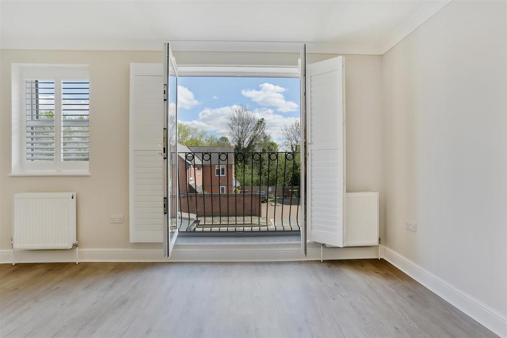 FLAT 3 Pentagon House, 16 Mill Lane, SM5 16.jpg