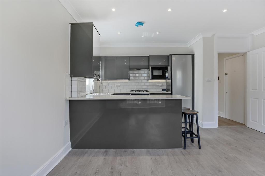 FLAT 3 Pentagon House, 16 Mill Lane, SM5 19.jpg