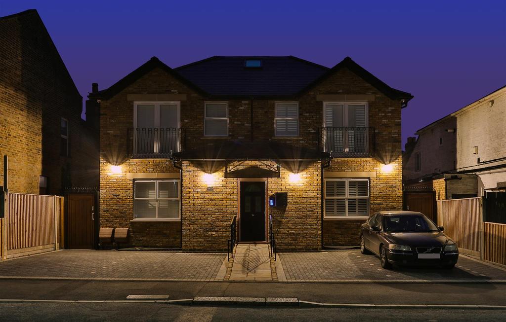 COMMUNAL Pentagon House, 16 Mill Lane, SM5 2.jpg