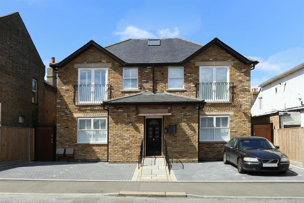 COMMUNAL Pentagon House, 16 Mill Lane, SM5 7.JPG