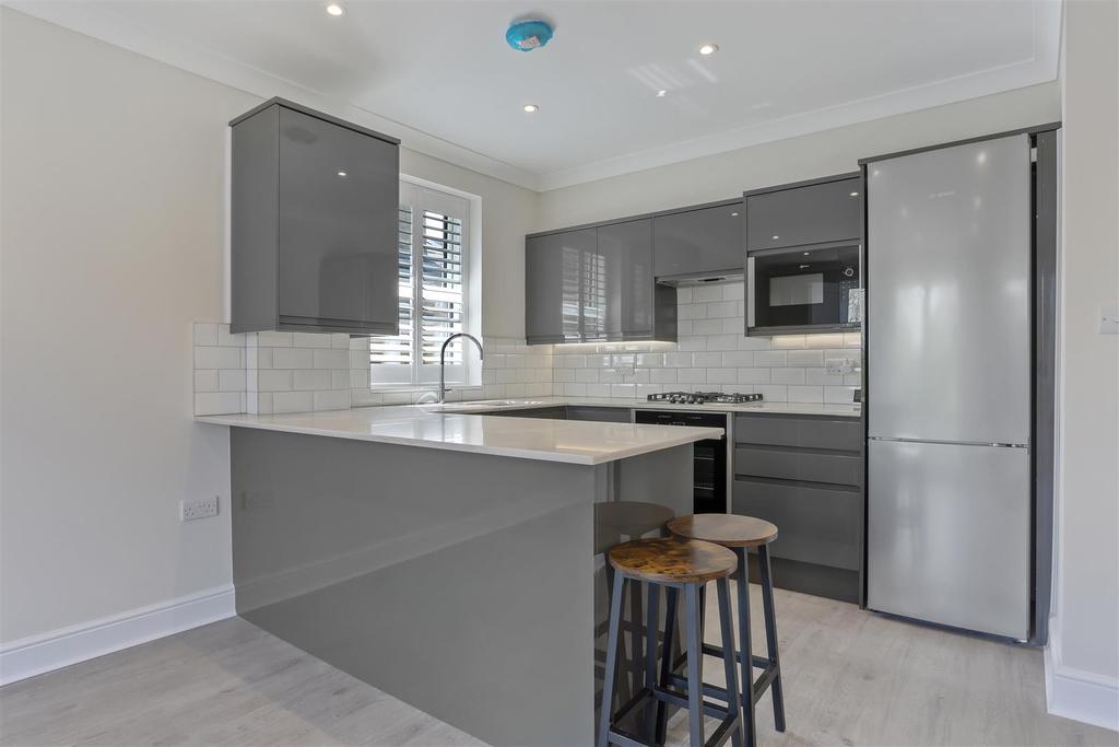 FLAT 3 Pentagon House, 16 Mill Lane, SM5 21.jpg
