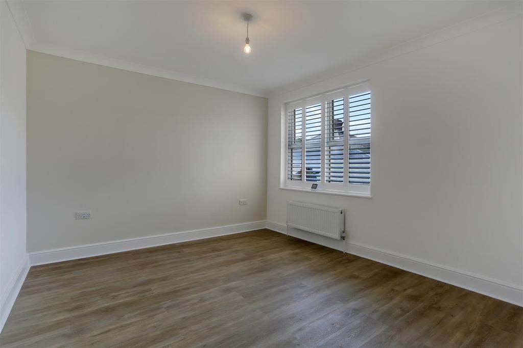 FLAT 3 Pentagon House, 16 Mill Lane, SM5 8.jpg