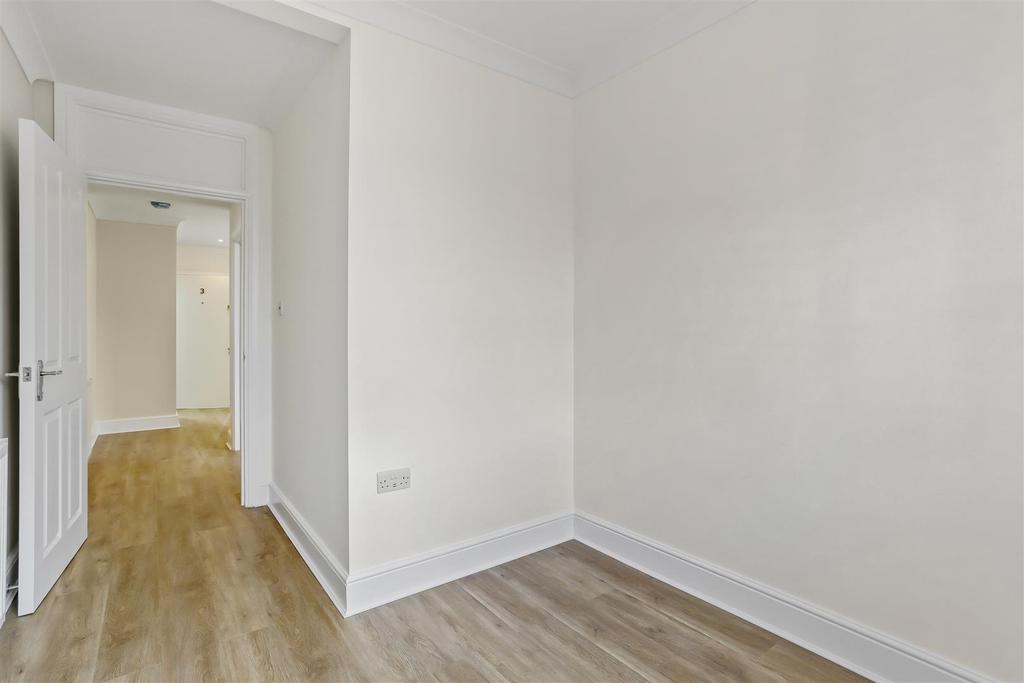 FLAT 3 Pentagon House, 16 Mill Lane, SM5 4.jpg