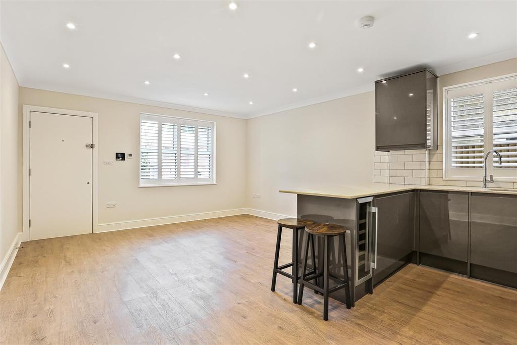 16 Mill Lane, Carshalton 2 bed apartment £1,650 pcm (£381 pw)