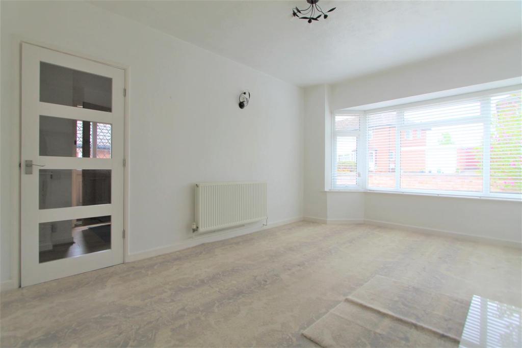 Seagrave Drive, Oadby, Leicester LE2 2 bed semidetached bungalow £