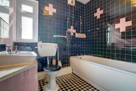 96 Colcot Road, Barry, CF62 8HP