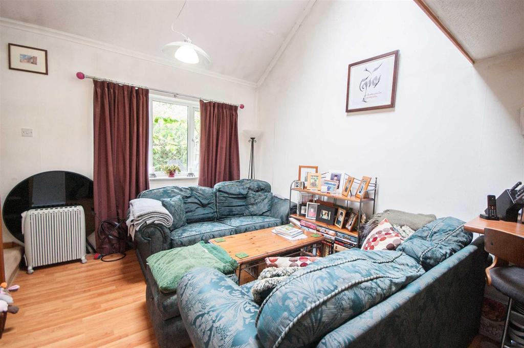 Beardsley Drive, Springfield, Chelmsford 1 bed end of terrace house £