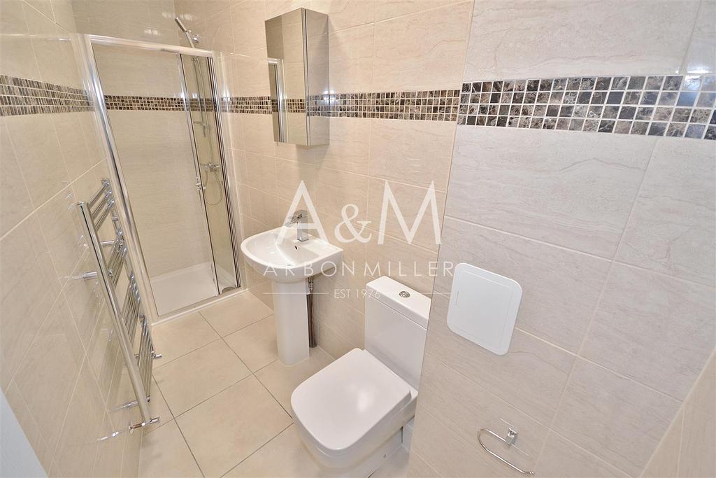 Ascot Close, Hainault Studio £795 pcm (£183 pw)
