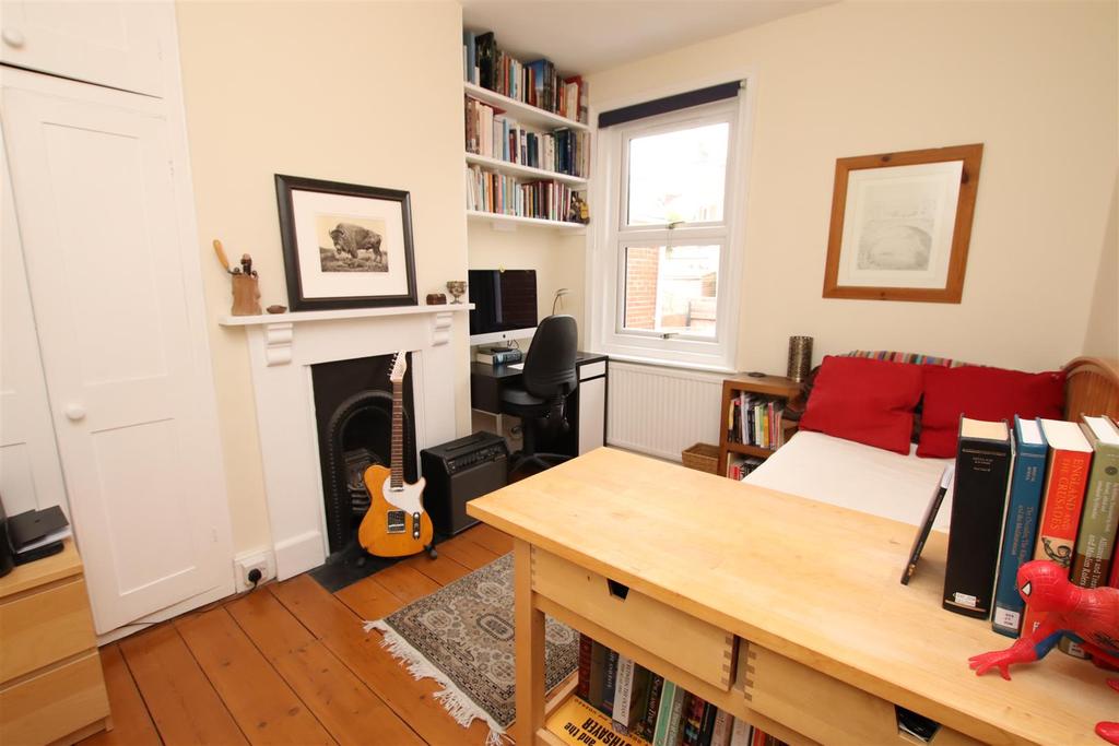 Bedroom 2.JPG