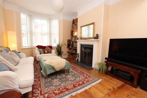 12 Abbots Road, Exeter, EX4 7AN