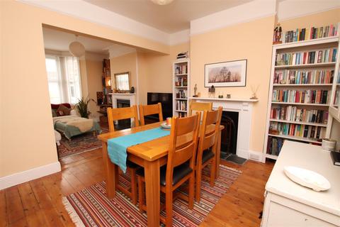 12 Abbots Road, Exeter, EX4 7AN
