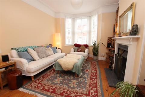 12 Abbots Road, Exeter, EX4 7AN