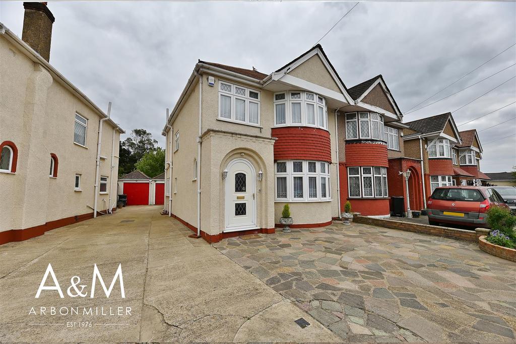 Harewood Drive, Clayhall 3 bed semidetached house £575,000